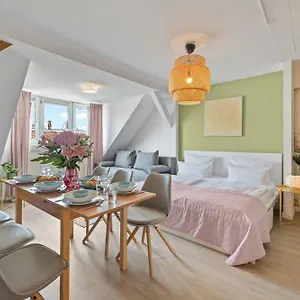 holiday-33.find-berlin-hotels.com/